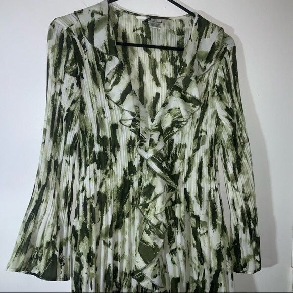 Allison Taylor Green Ruffle Front Long Top Sz Med - Picture 8 of 9